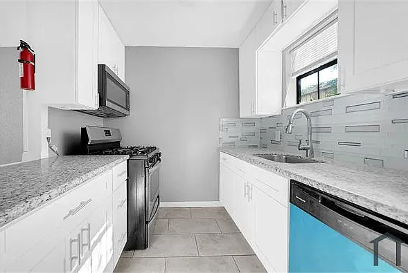 3314 N Macgregor Way — Photo 5