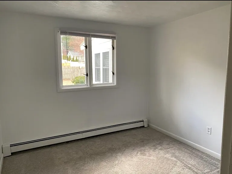 10 Hemlock Dr — Photo 11