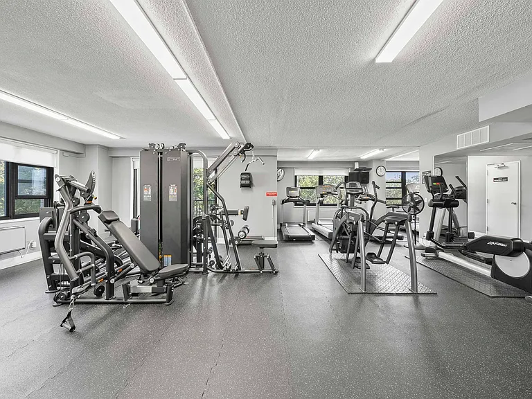 7855 Boulevard E #6L — Photo 15