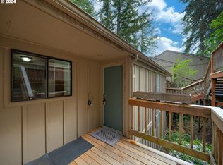 104 Treehill Loop, Eugene, OR 97405