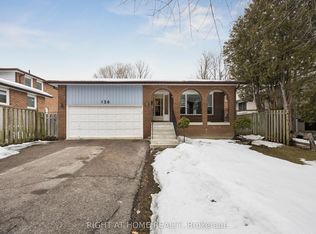 126 Homestead Rd, Toronto, ON M1E 3S2