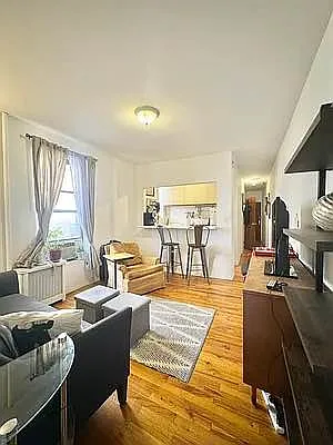 Rented by Oxford Property Group | media 11