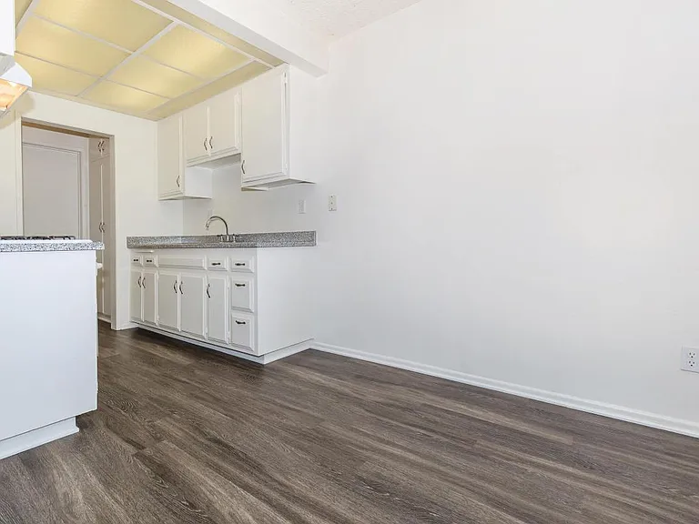 La Ramada Apartment Homes — Photo 24