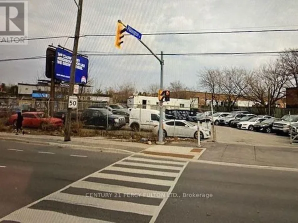 373 A Danforth Rd, Toronto, ON M1L 3X8