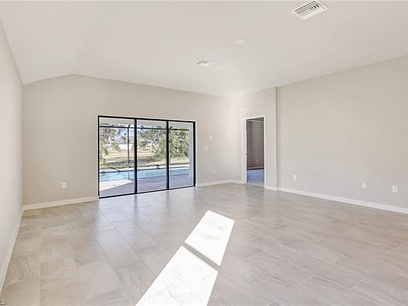 3rd image of 2609 NW 21st St