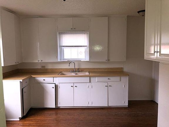 2nd image of 116 Younger St