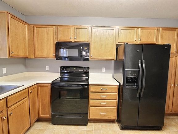 4th image of 610 Heatherwood Ln