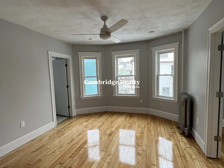 11 Burnham St #2T — Photo 5