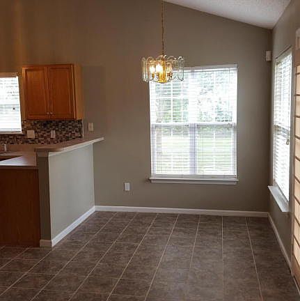 3rd image of 129 Long Bourne Way