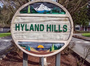 7455 SW Hart Pl, Beaverton, OR 97008