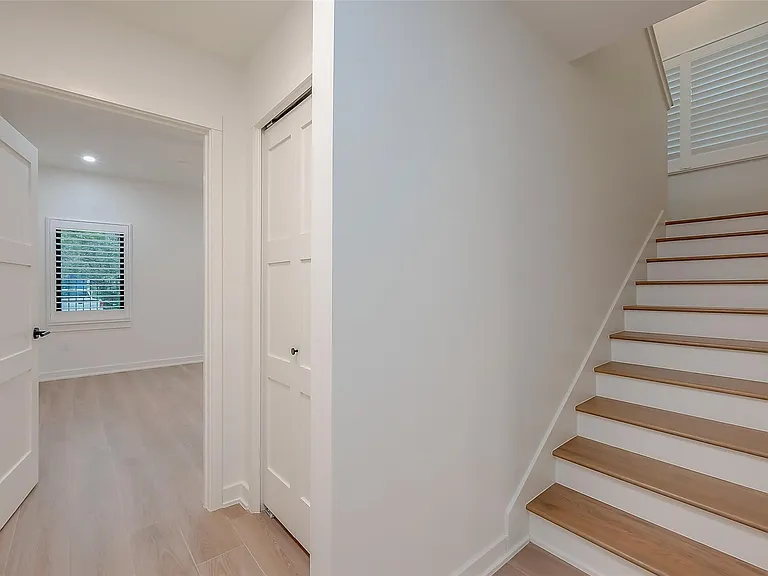 2702 Delano St — Photo 24