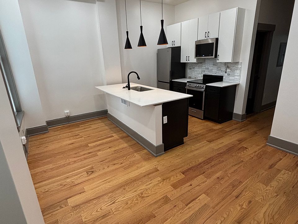 1st image of 1725 Elm St #1212