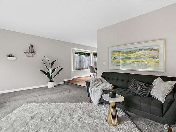 3rd image of 8211 179th Avenue E