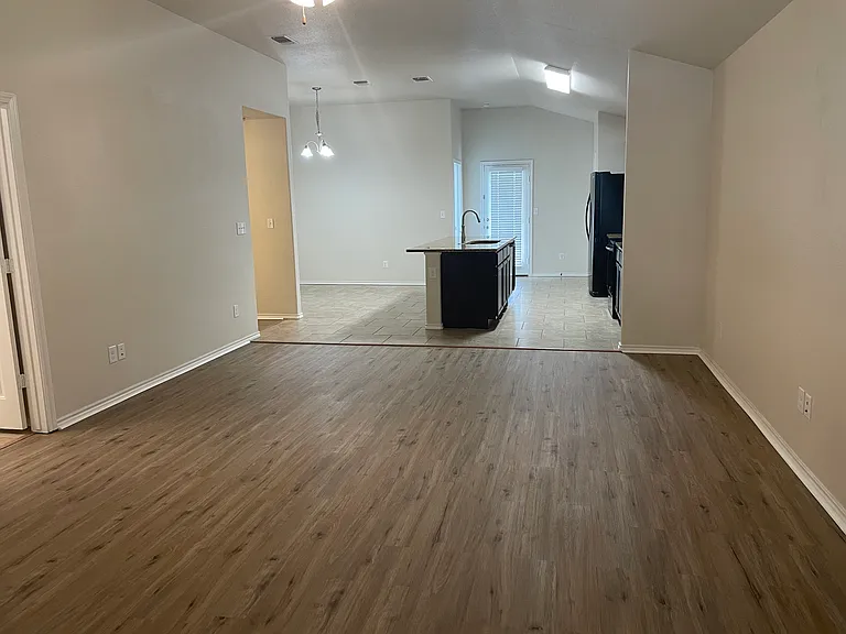 10113 Viola Ave — Photo 2