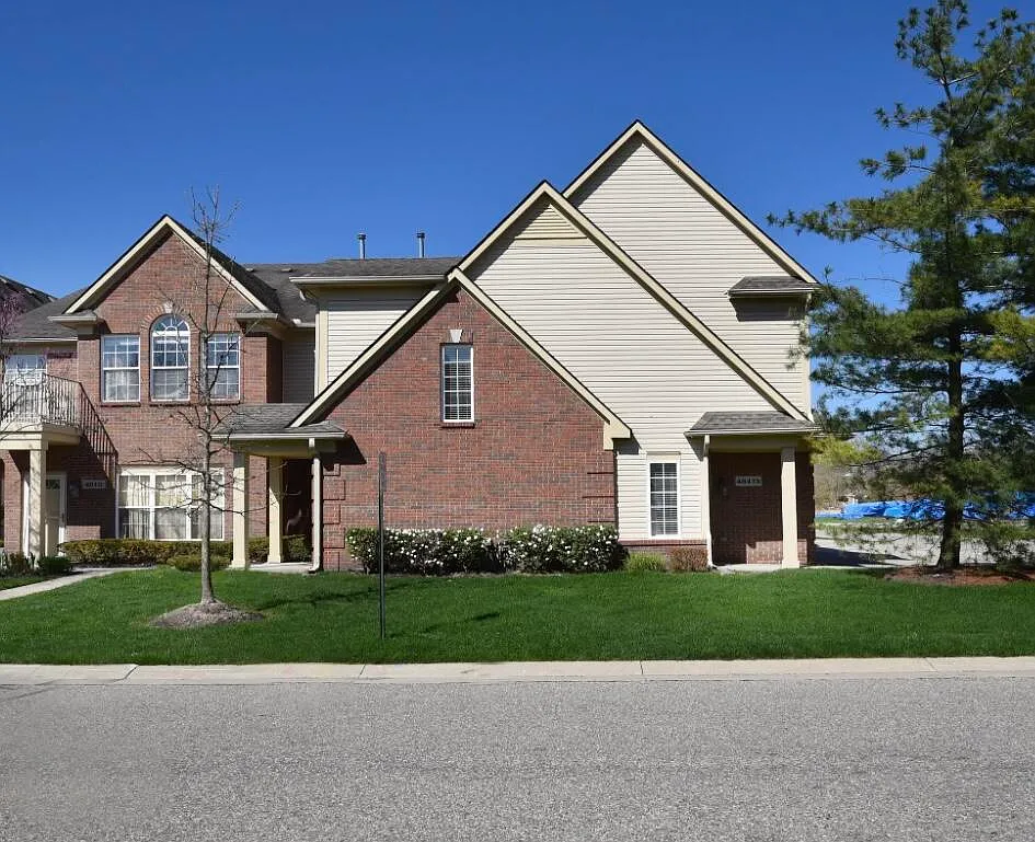 2 bed, 2.0 bath, 1584 sqft, $2,200 — Photo 1