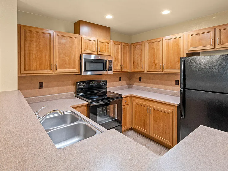 16275 NE 85th St #106 — Photo 9