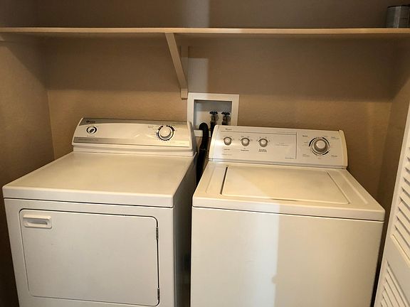 Washer/Dryer in Unit