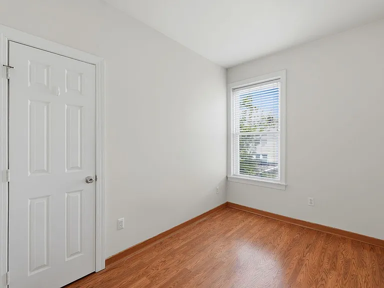 394 Woodlawn Ave #2 — Photo 17