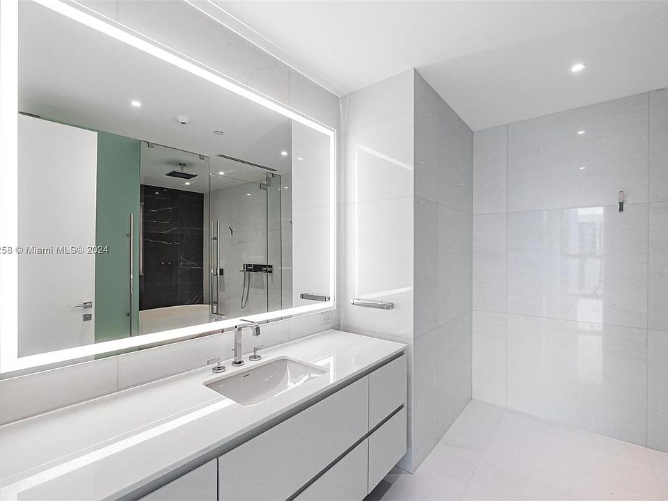1st image of 300 Biscayne Boulevard Way #2309