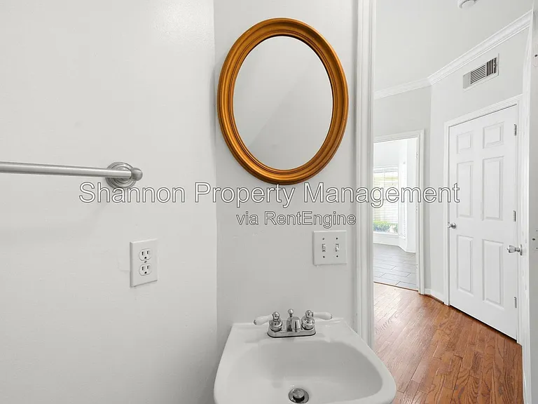 2409 North Blvd #A — Photo 9
