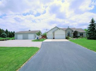 6716 Hursh Rd, Fort Wayne, IN 46845