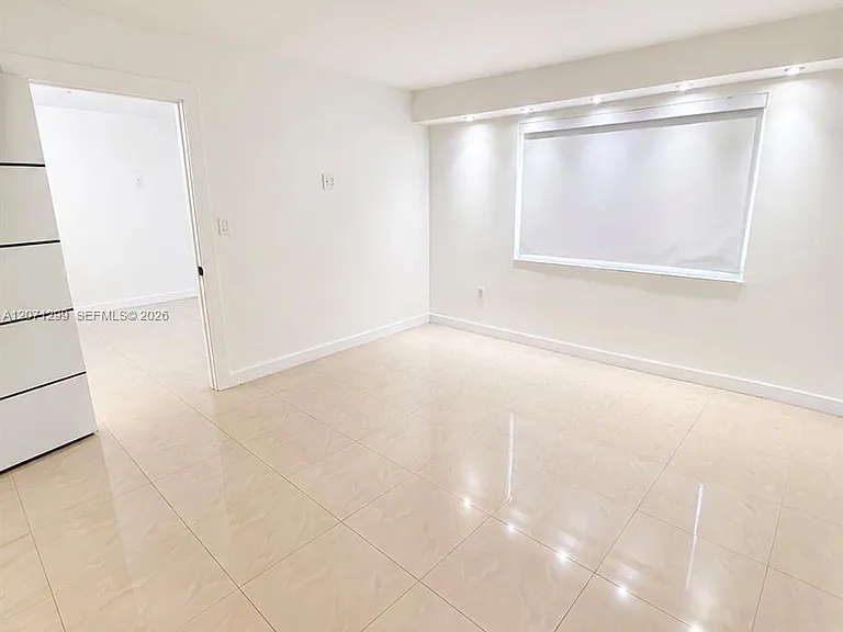 605 NW 72nd Ave #301 — Photo 4