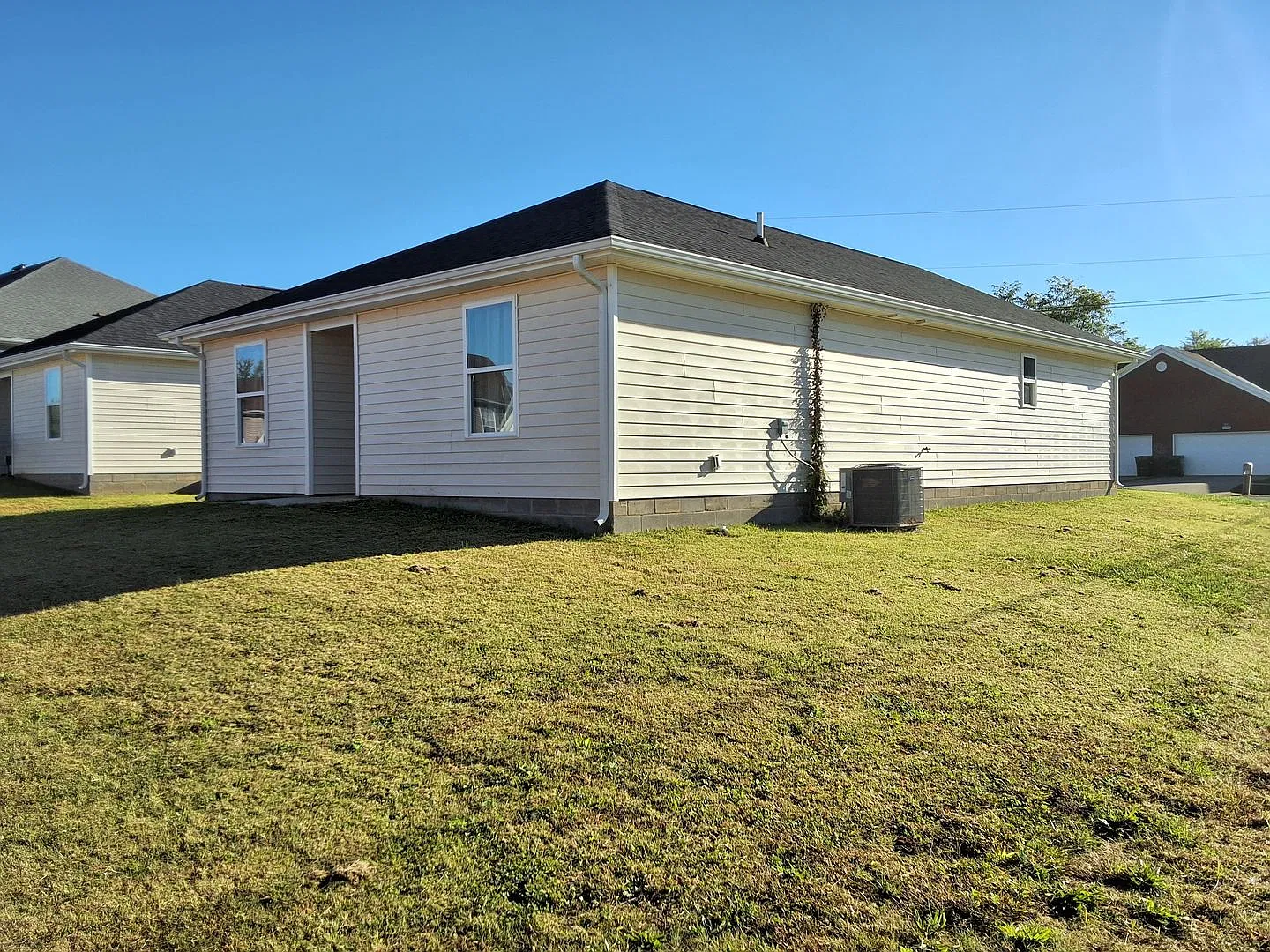 Cozy 3 Bed, 2 Bath House In Vine Grove, KY — Photo 4
