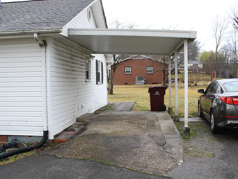 1616 Cherokee Rd — Photo 17