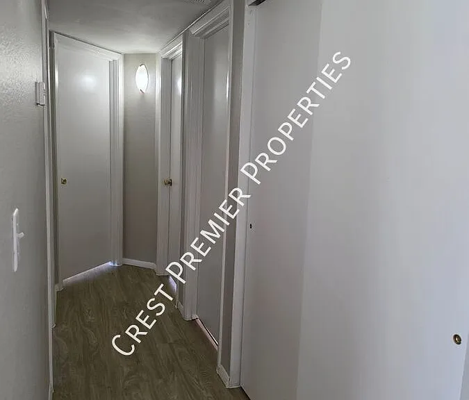 2149 E 10th St #2 — Photo 14