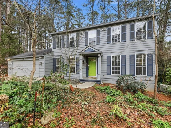 482 Maid Marion Ln, Stone Mountain, GA 30087