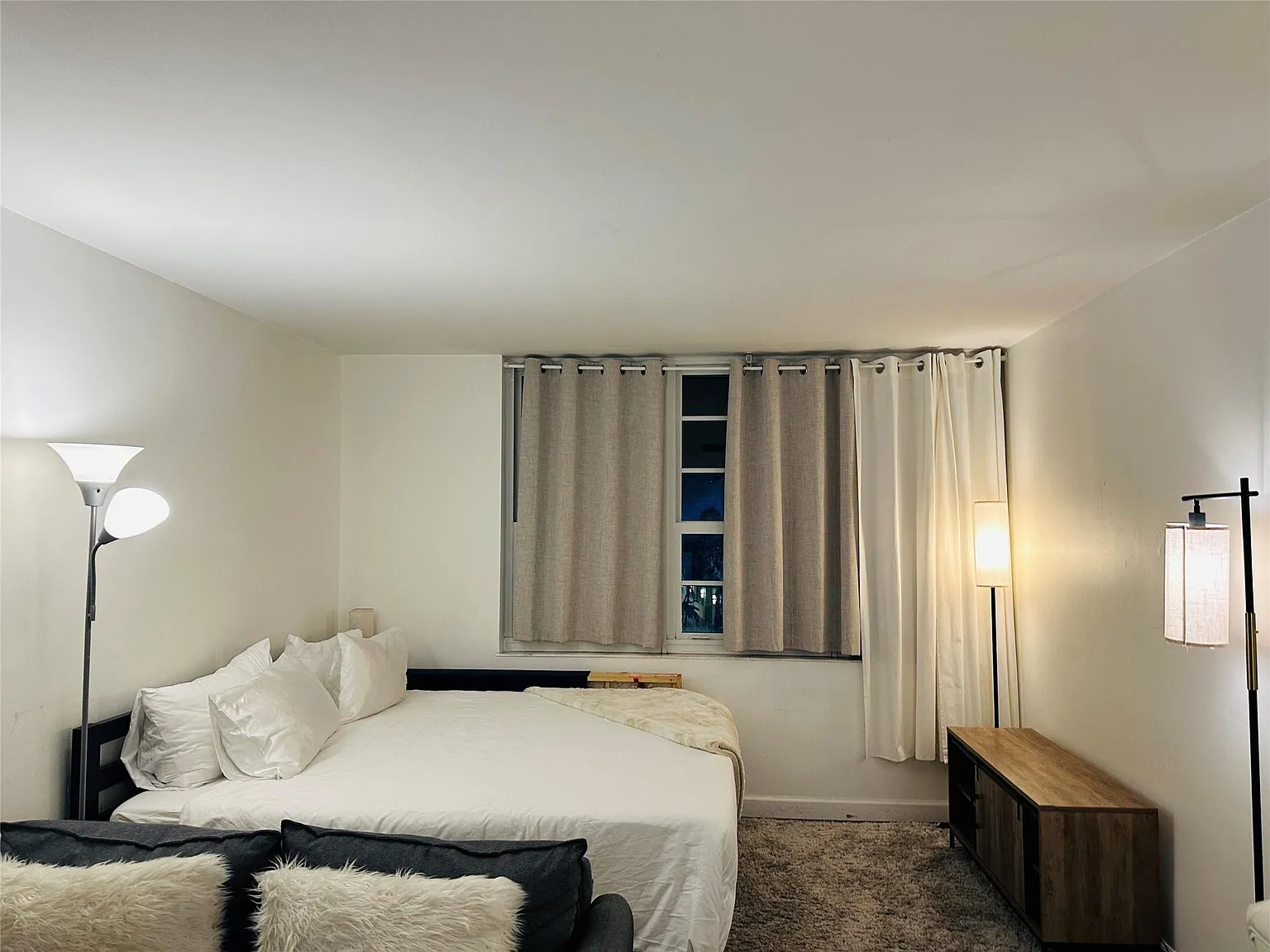 Studio, 1.0 bath, 400 sqft, $2,200 — Photo 3