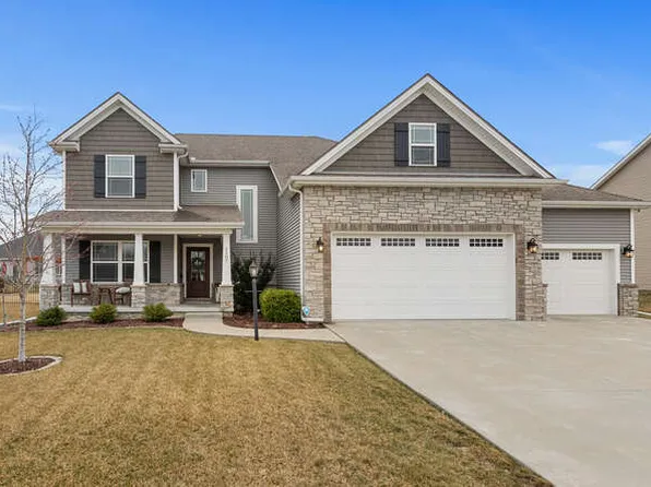 1107 Ashford Ct, Mahomet, IL 61853