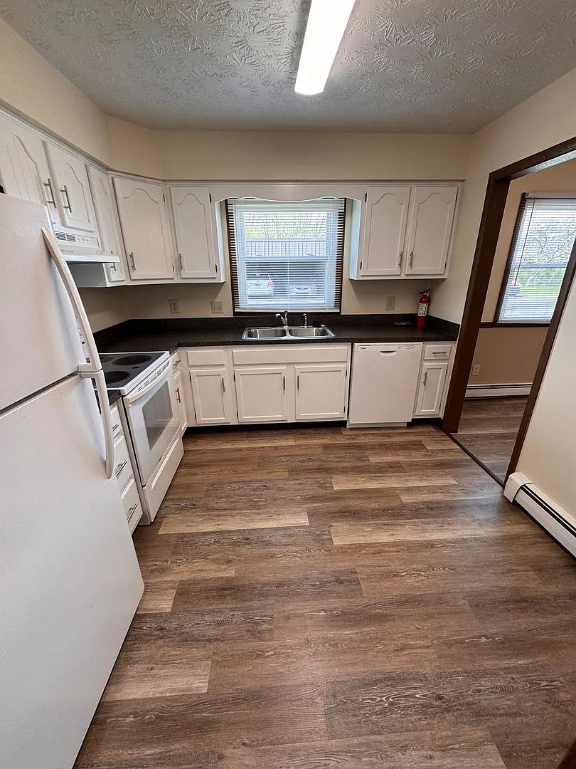 8426 Colwyn Ct. — Photo 3