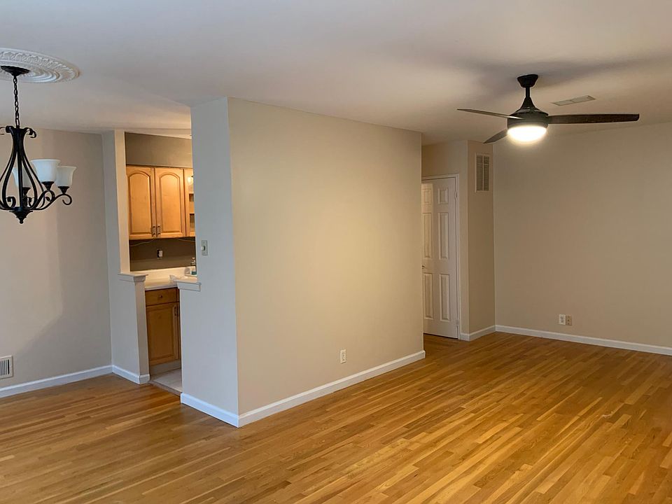 1st image of 133 Cortelyou Ave #14