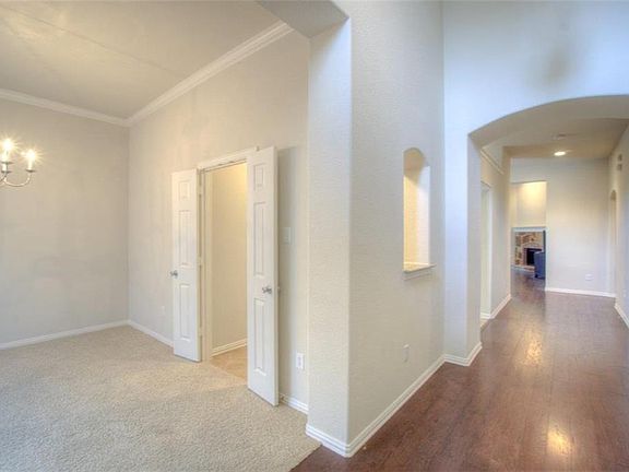 4th image of 1922 Fairway Glen Dr