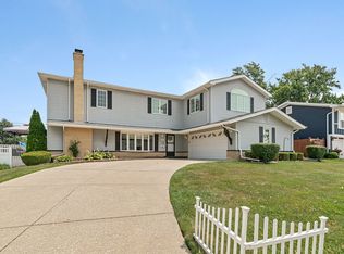 15317 Las Robles St, Oak Forest, IL 60452