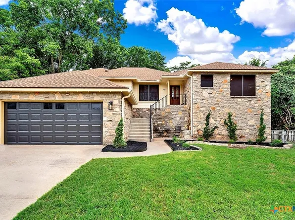 48 River Oak Dr, Seguin, TX 78155