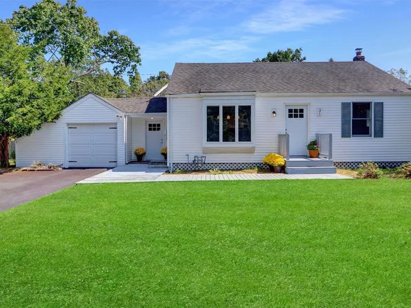 31 Pine Neck Avenue, East Patchogue, NY 11772