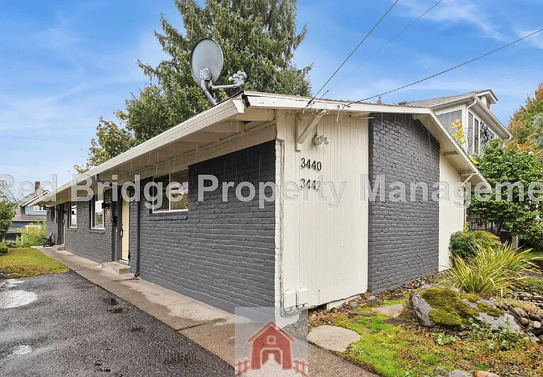 3442 SE 8th Ave — Photo 1
