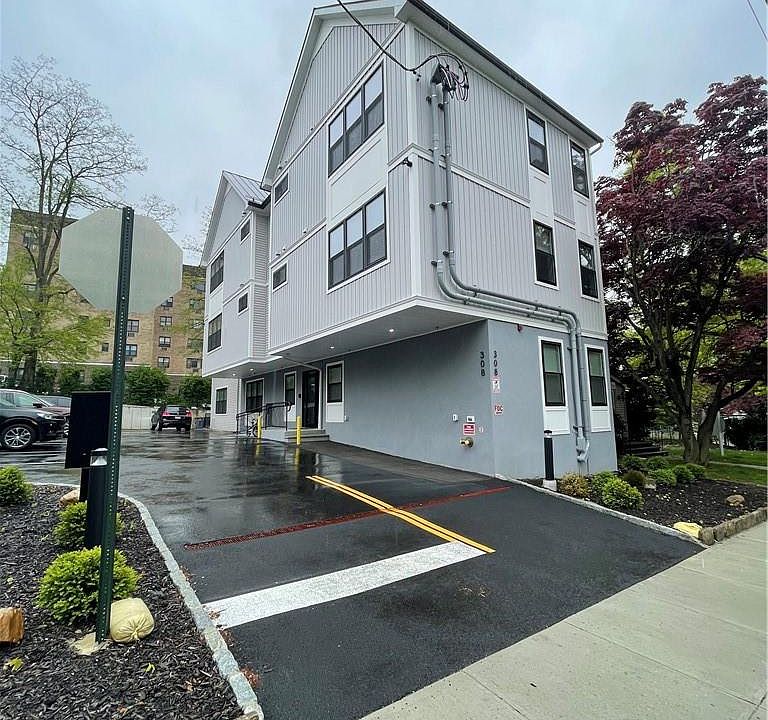 1st image of 308 Battle Ave #3
