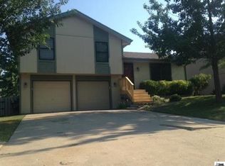 7537 SW 25th St, Topeka, KS 66614
