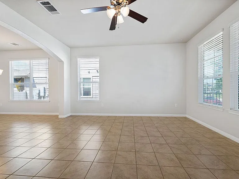 711 Katmai Cir — Photo 12