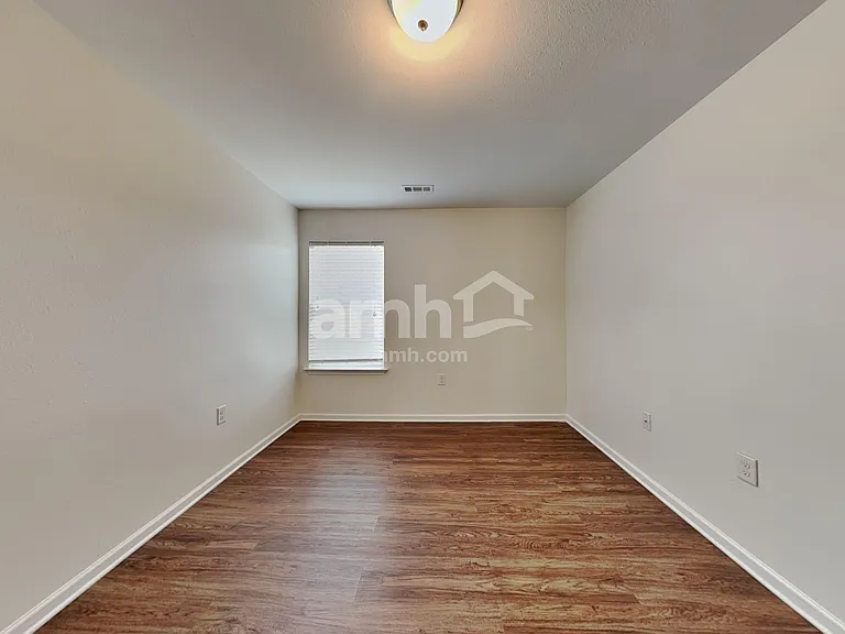 1524 Eastway Dr — Photo 15
