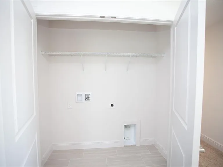 820 Lowood Ct — Photo 26