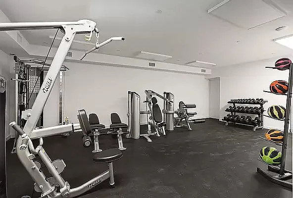 Rented by REAL New York | media 19