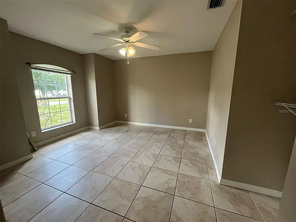 3 bed, 2.0 bath, 1602 sqft, $1,795 — Photo 4