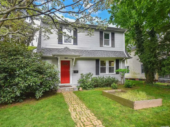 1 Grove Street, Sea Cliff, NY 11579