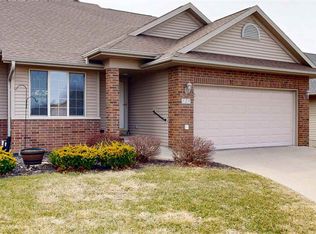 125 E Tartan Dr, North Liberty, IA 52317