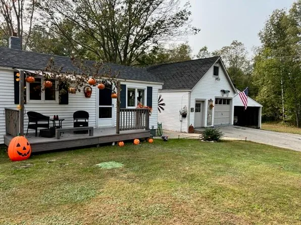 169 Ridge Road, Peru, ME 04290