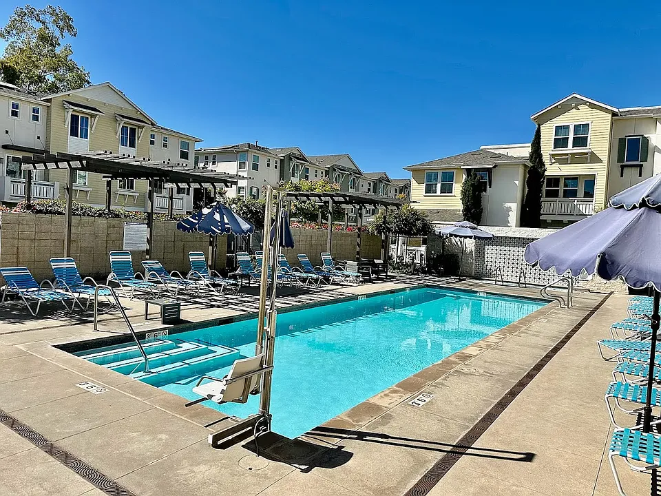 5690 Surfrider Way #105
